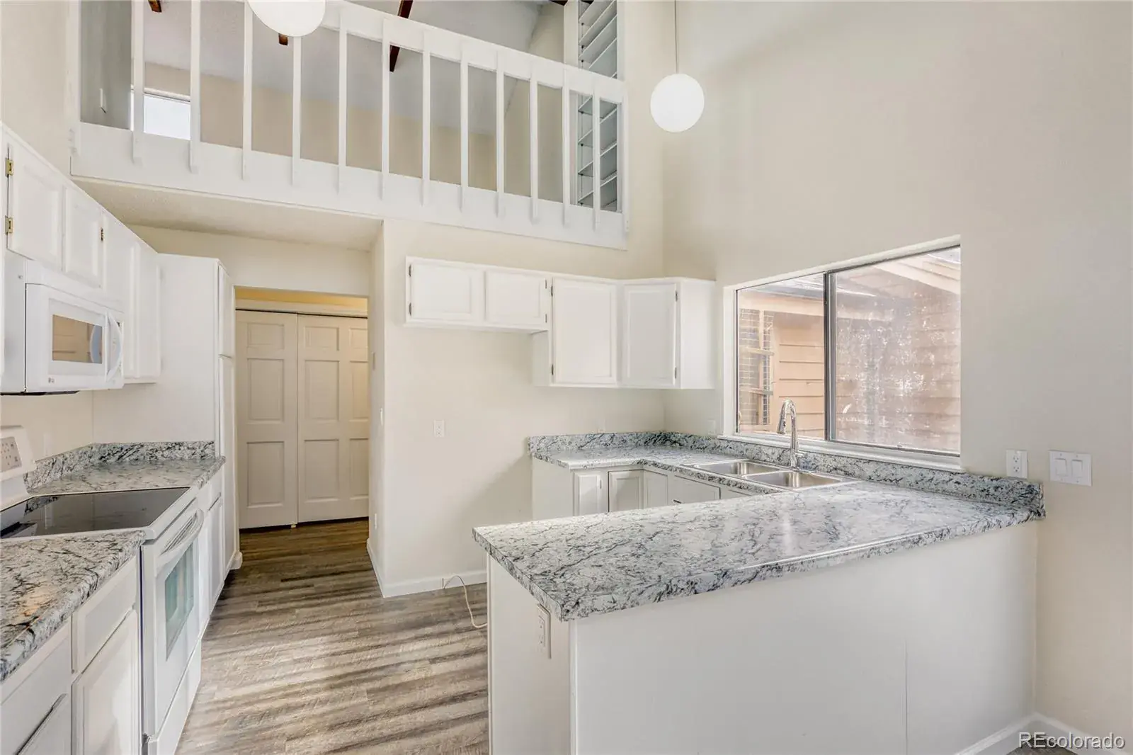 204 S Eagle Circle Aurora CO 80012 MLS #REC2483763 01232026173707 1600 7