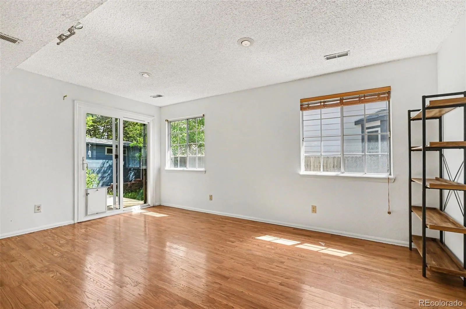 10455 Ellison Place Littleton CO 80125 | MLS #REC2489131 06022026205939 1600 14