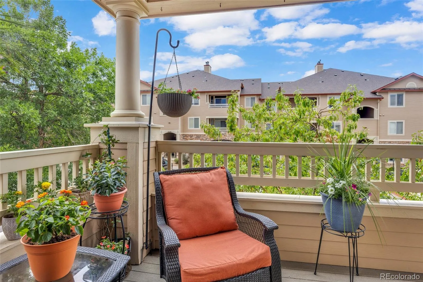 9557 W San Juan Circle #201 Littleton CO 80128 | MLS #REC2493478 08092026180545 1600 15