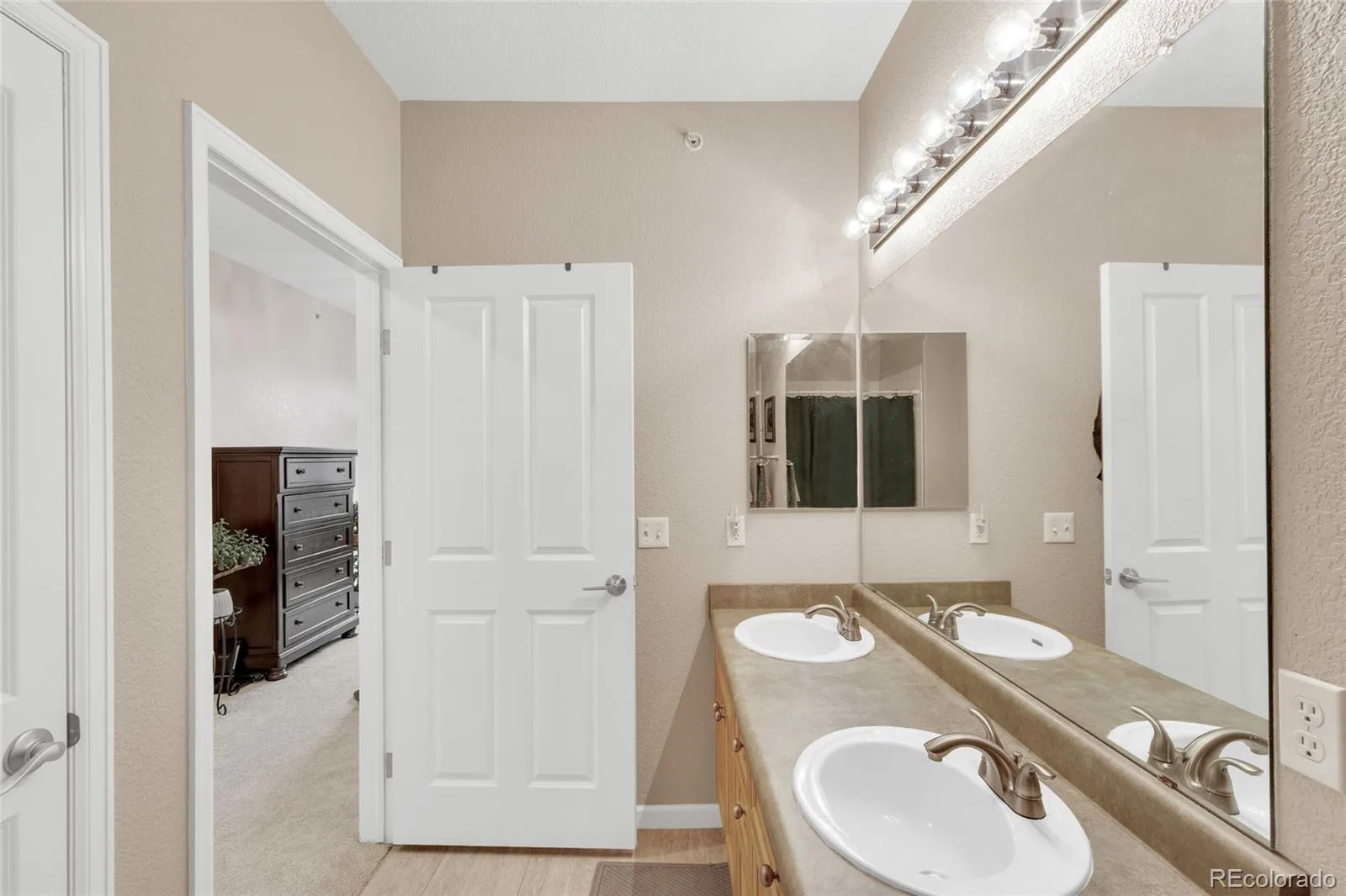 9557 W San Juan Circle #201 Littleton CO 80128 | MLS #REC2493478 08092026180545 1600 27