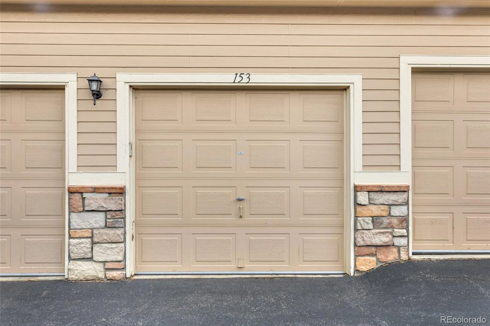 9557 W San Juan Circle #201 Littleton CO 80128 | MLS #REC2493478 08092026180545 1600 29