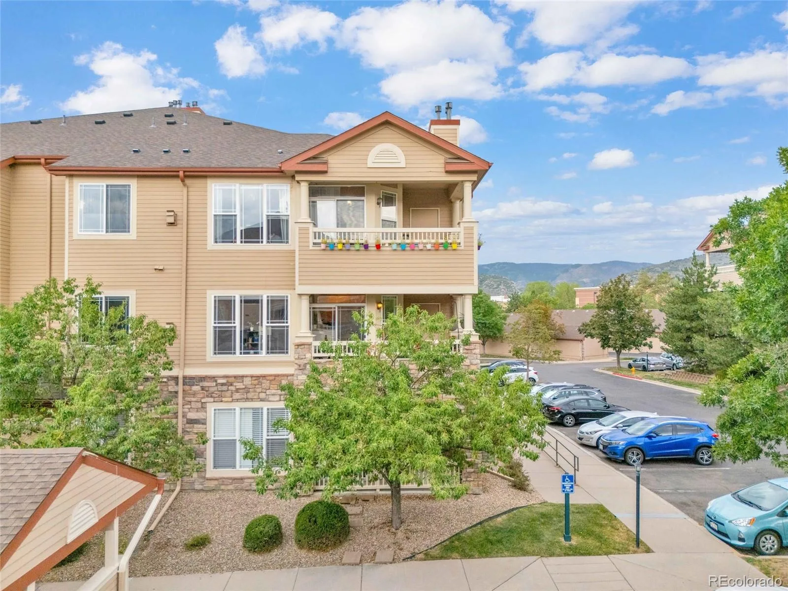 9557 W San Juan Circle #201 Littleton CO 80128 | MLS #REC2493478 08092026180545 1600 30