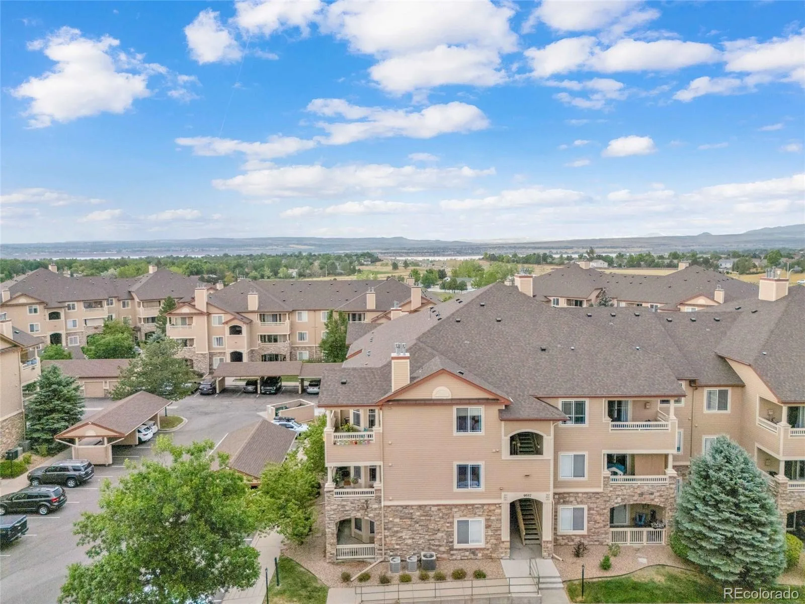 9557 W San Juan Circle #201 Littleton CO 80128 | MLS #REC2493478 08092026180545 1600 32