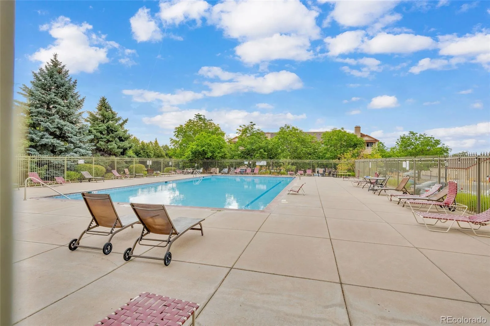 9557 W San Juan Circle #201 Littleton CO 80128 | MLS #REC2493478 08092026180545 1600 33