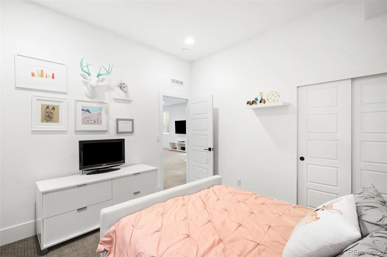 3275 S Clermont Street Denver CO 80222 MLS #REC2493499 05022026200634 1600 24
