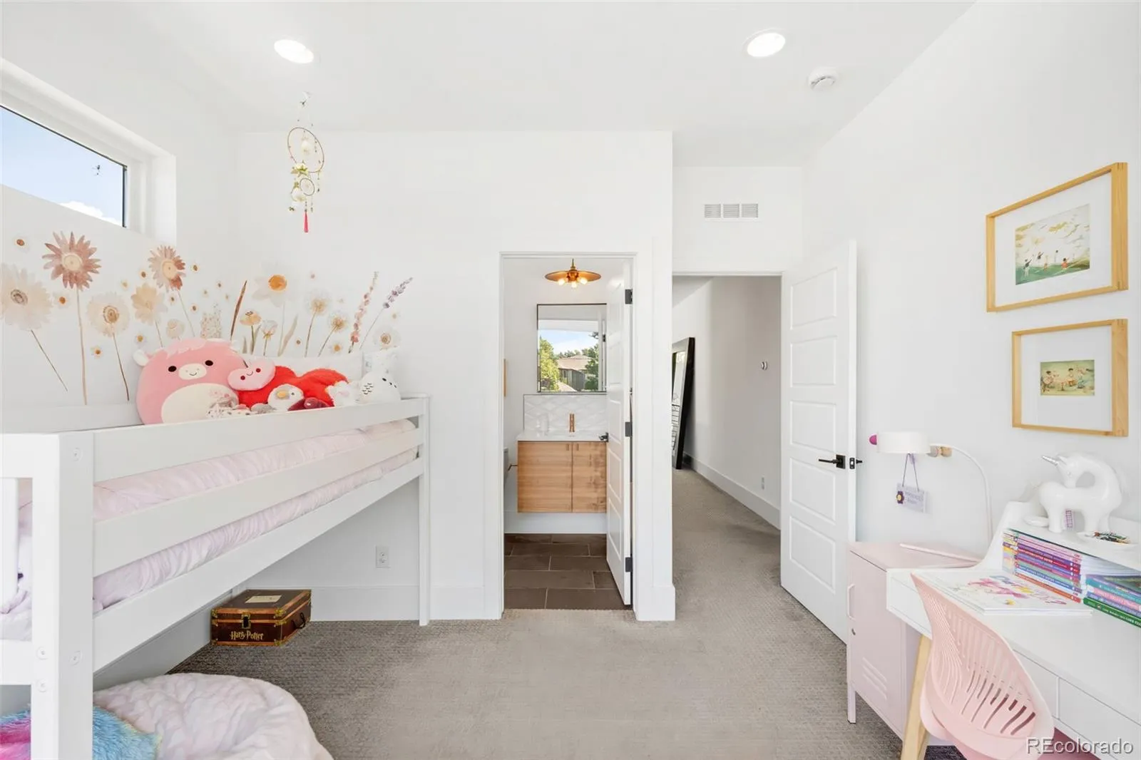 3275 S Clermont Street Denver CO 80222 MLS #REC2493499 05022026200634 1600 26