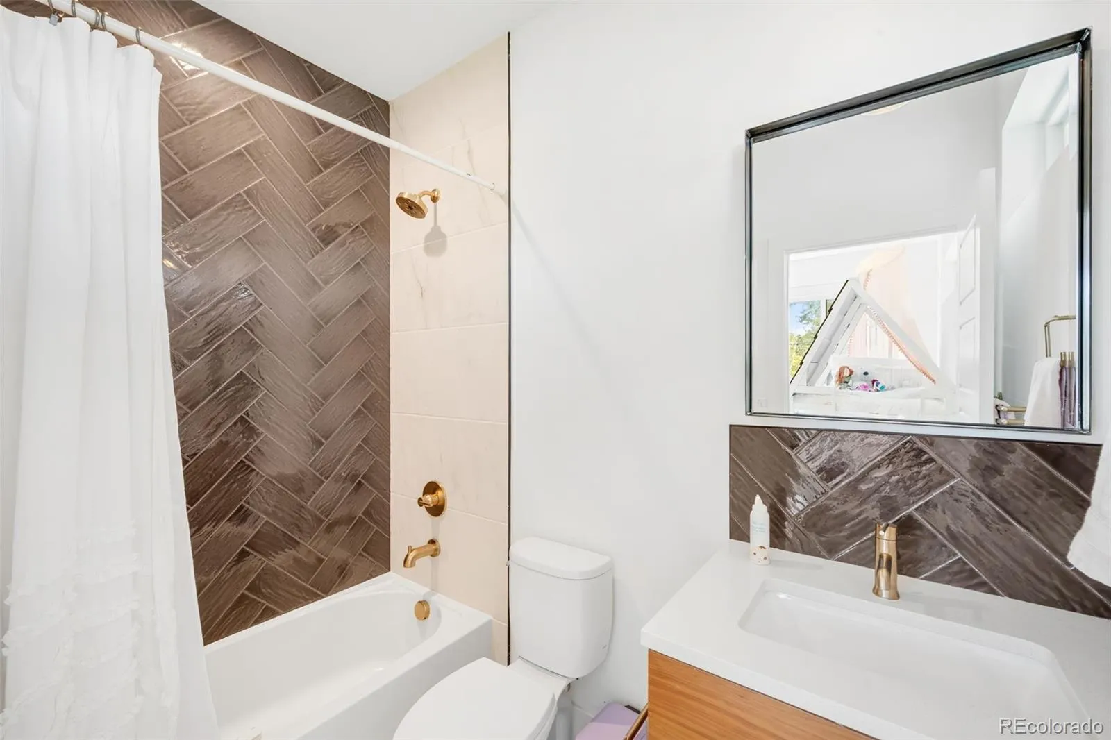 3275 S Clermont Street Denver CO 80222 MLS #REC2493499 05022026200634 1600 29