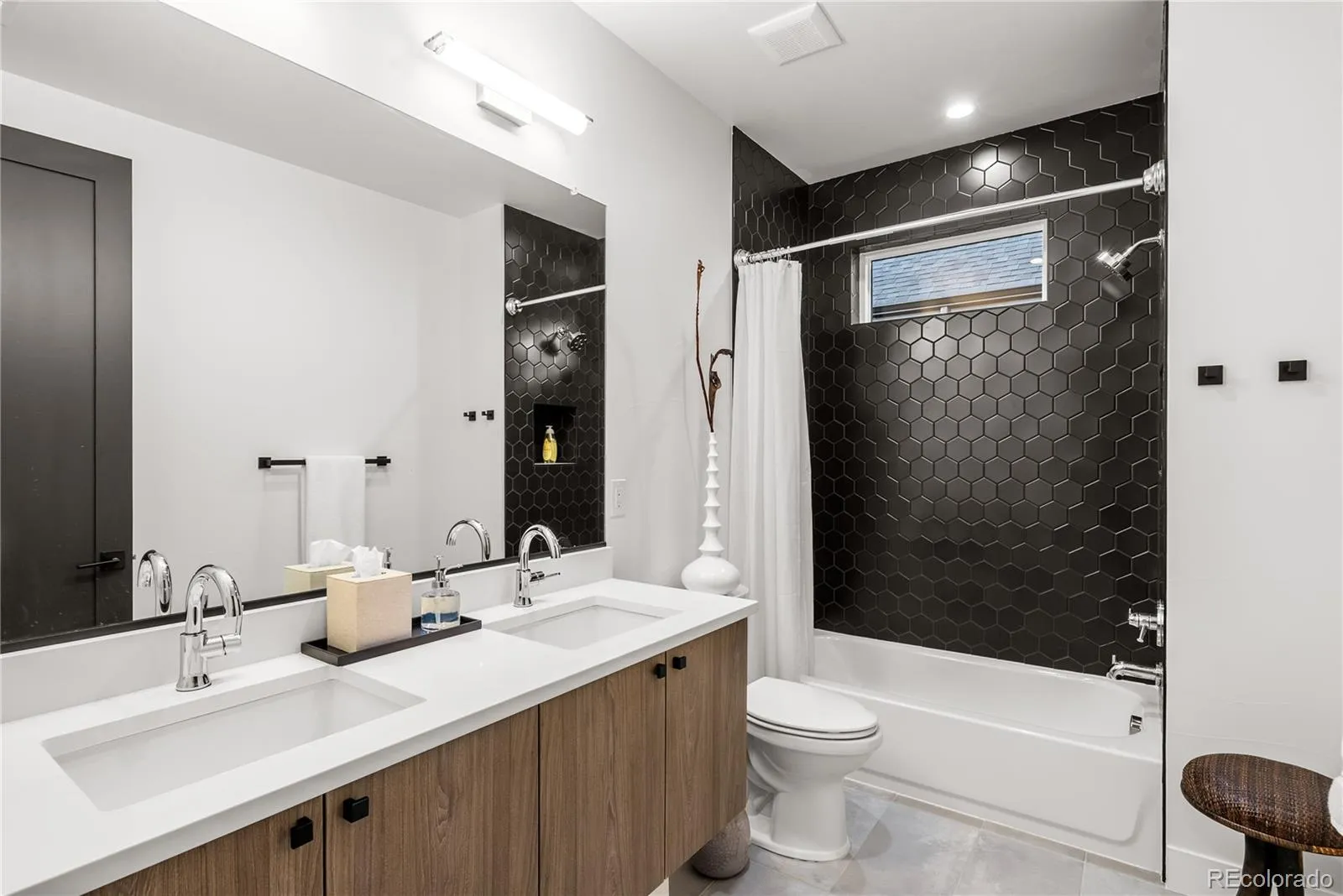 04132026180835 1600 23