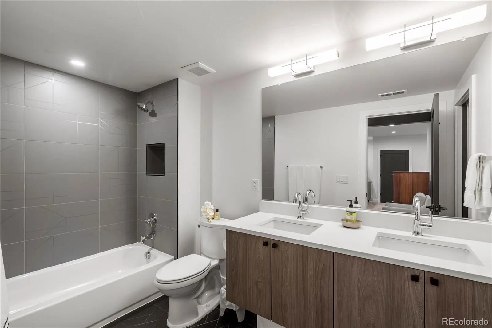 04132026180835 1600 26