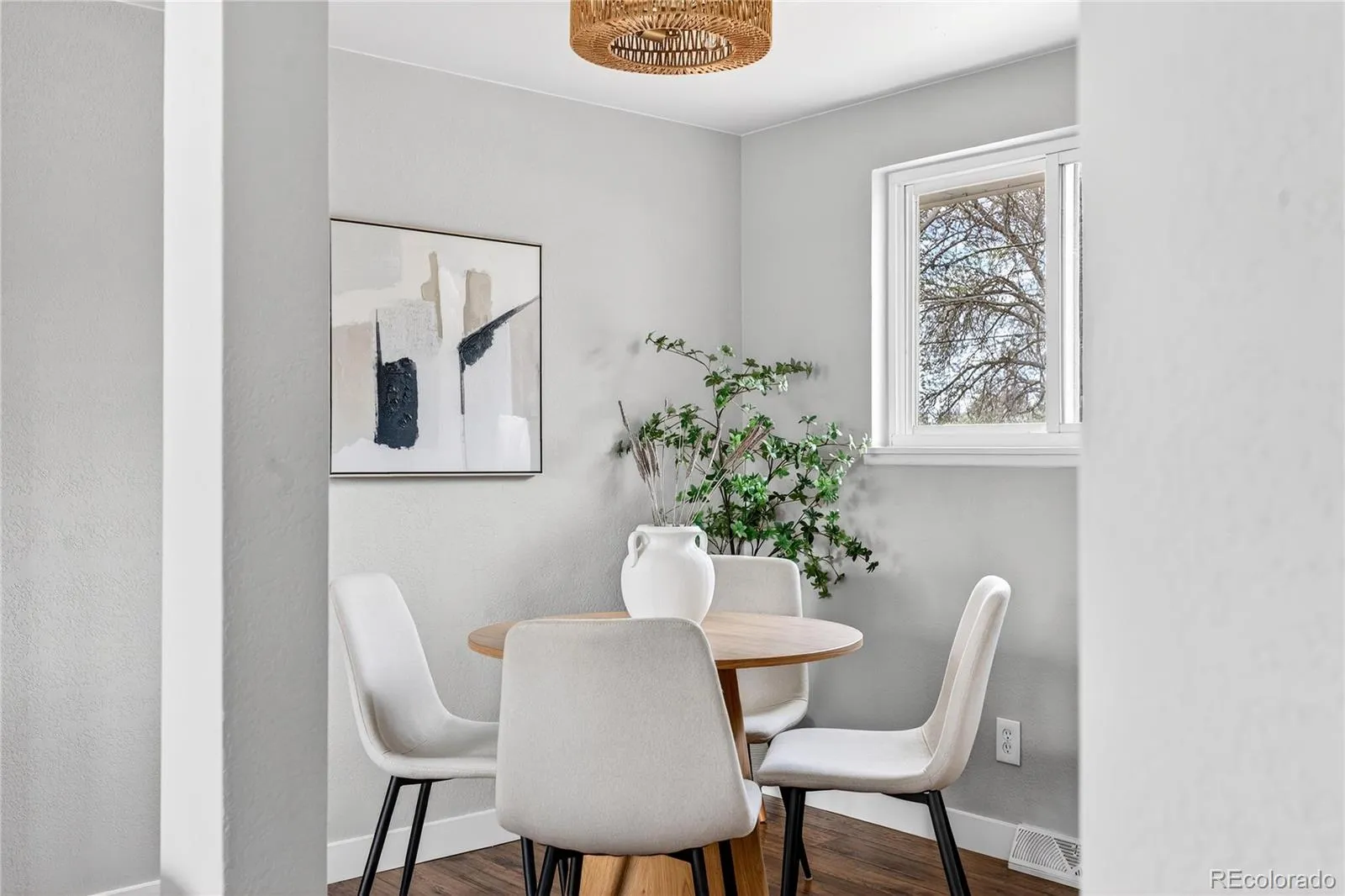 04022026050618 1600 21