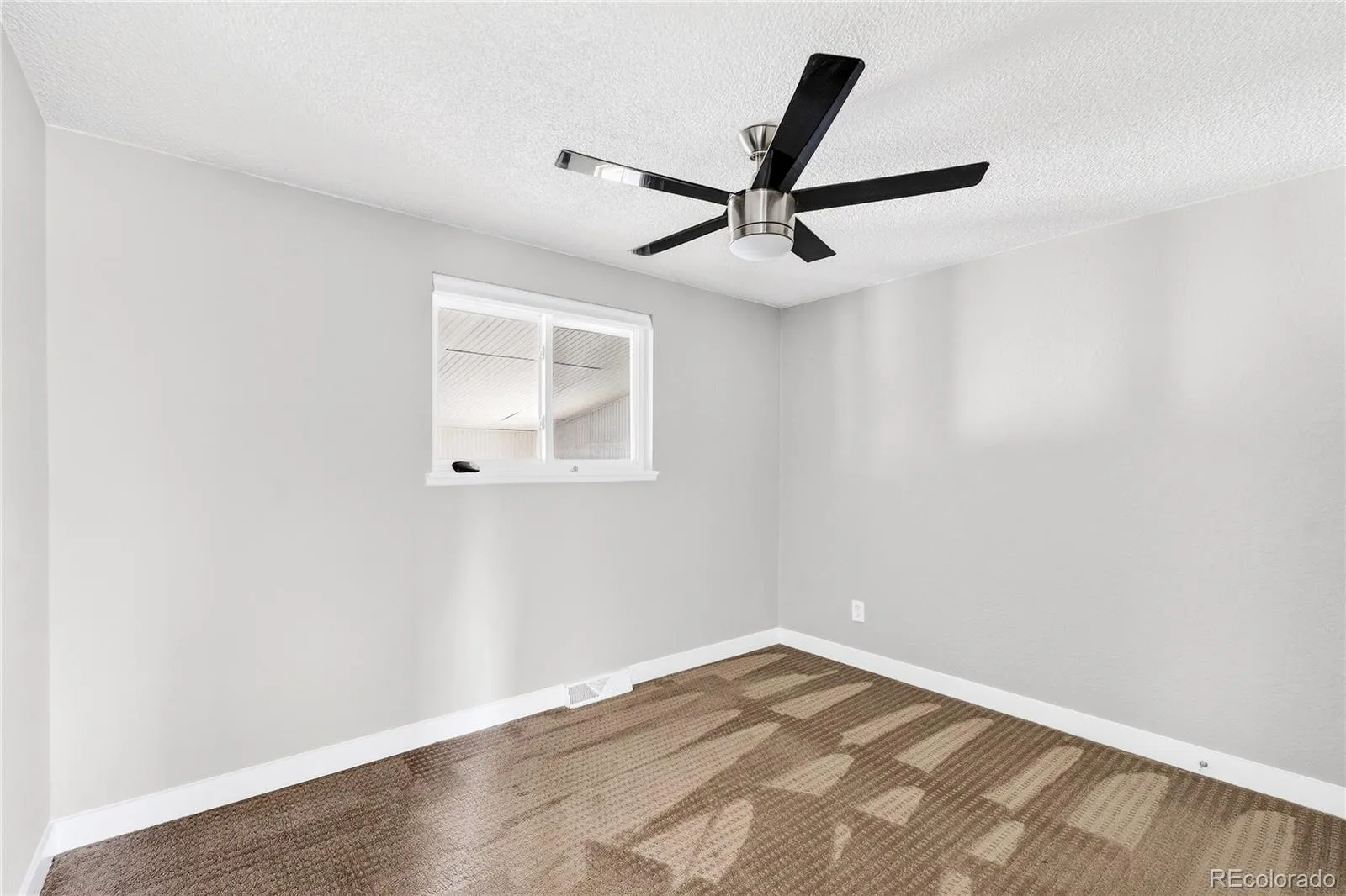 04022026050618 1600 24