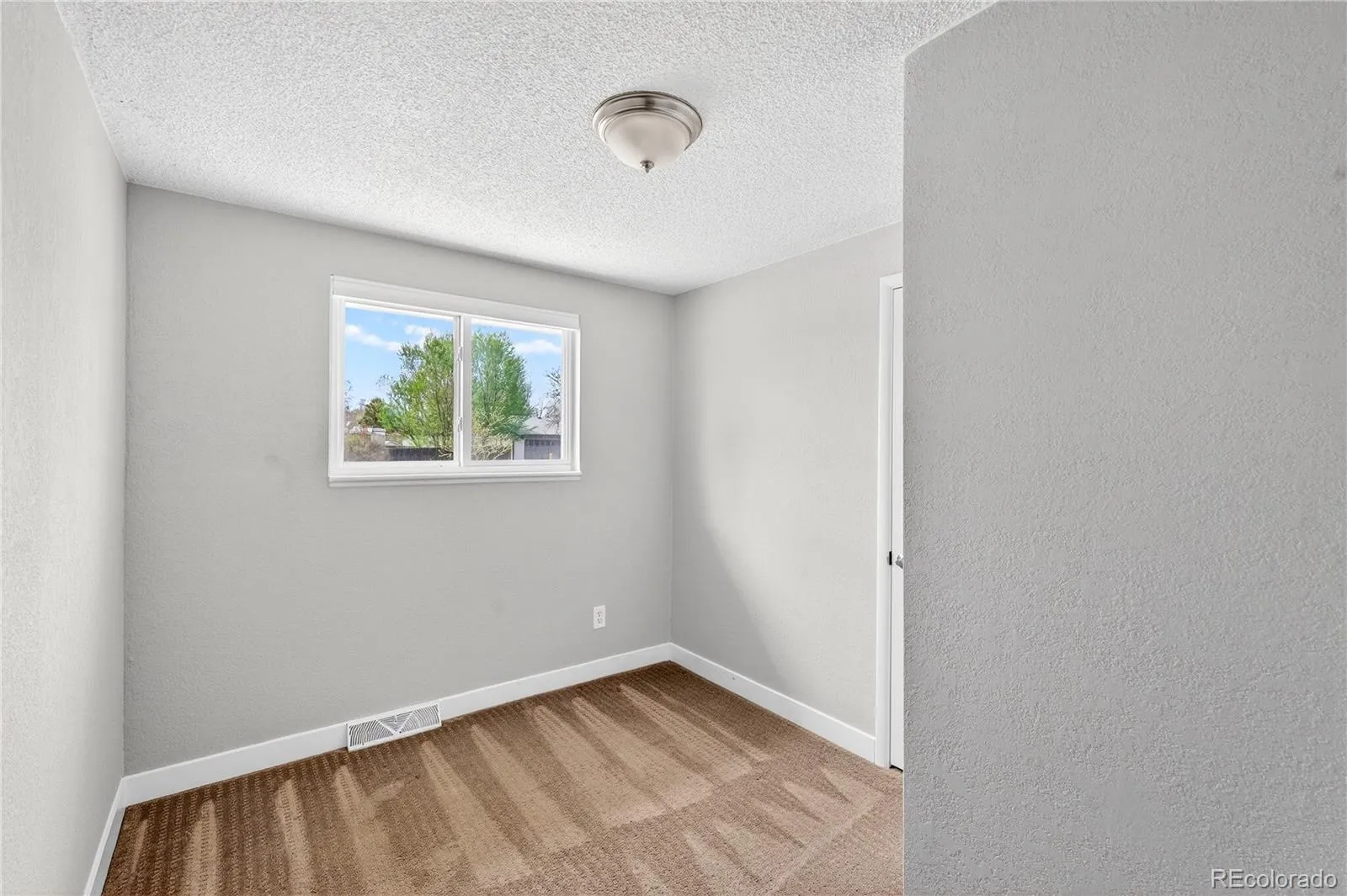 04022026050618 1600 25