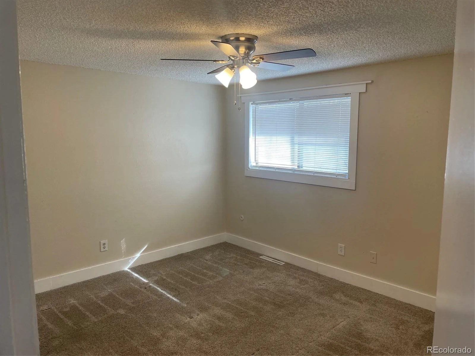 1005 Harmon Place Longmont CO 80501 MLS #REC2504605 06122026065257 1600 25