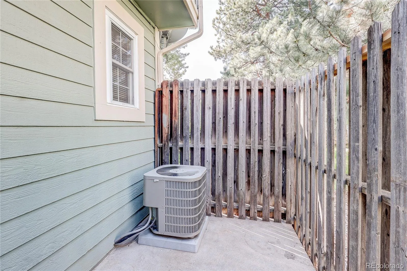 9756 W Cornell Place Lakewood CO 80227 | MLS #REC2505415 09232026190837 1600 17