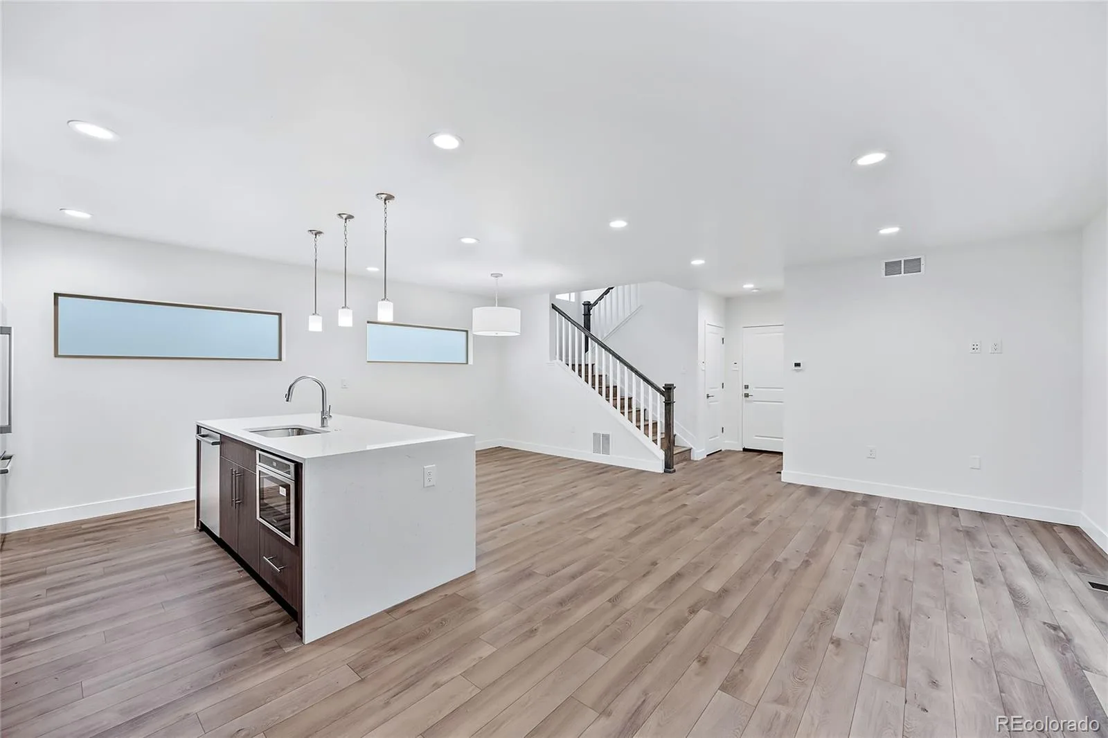 1582 N Lowell Boulevard #TWO Denver CO 80204 MLS #REC2505644 06102026052902 1600 6