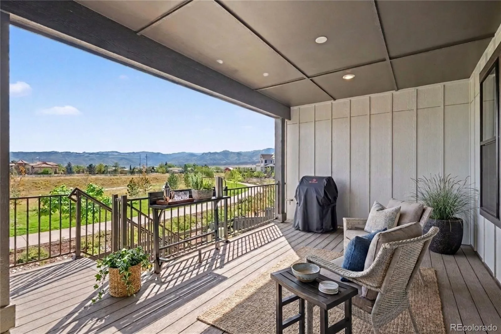 9204 Star Fall Circle Littleton CO 80125 | MLS #REC2506905 08312026234440 1600 25