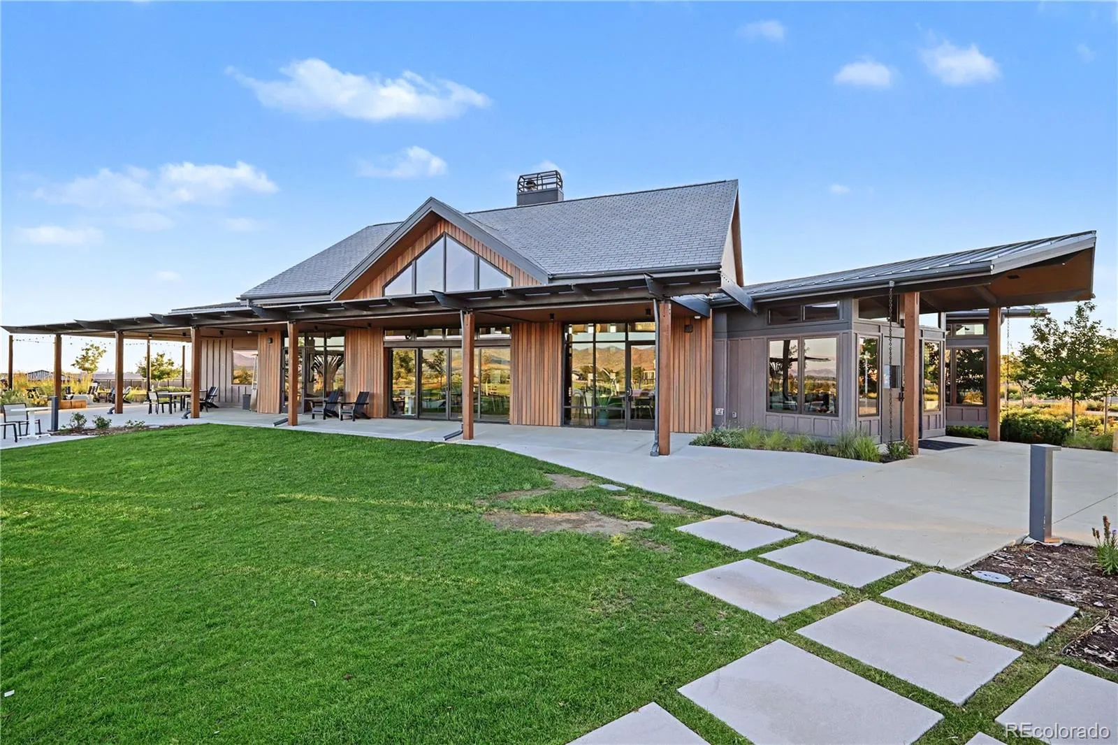 9204 Star Fall Circle Littleton CO 80125 | MLS #REC2506905 08312026234440 1600 29