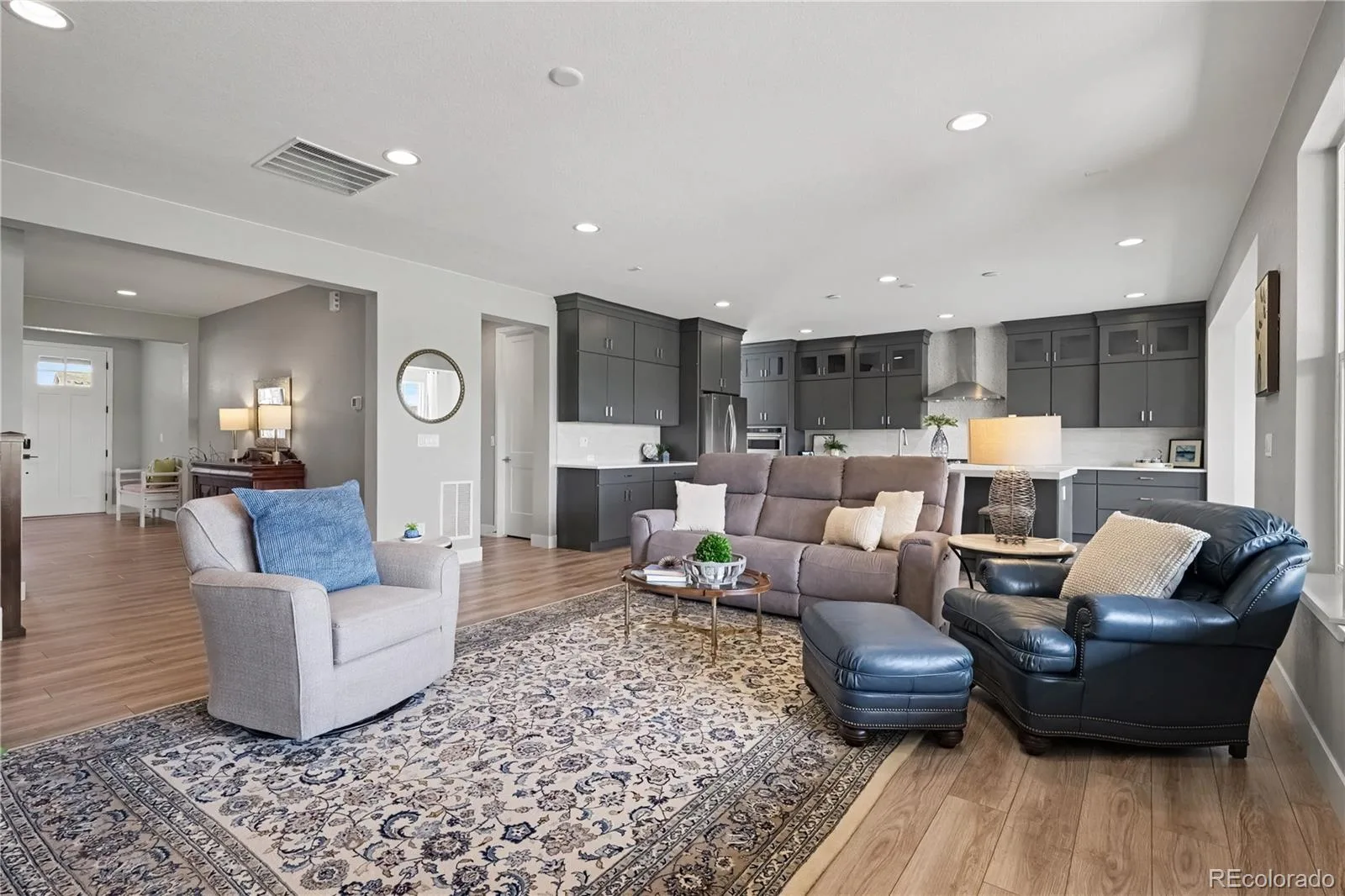 9204 Star Fall Circle Littleton CO 80125 | MLS #REC2506905 08312026234440 1600 5