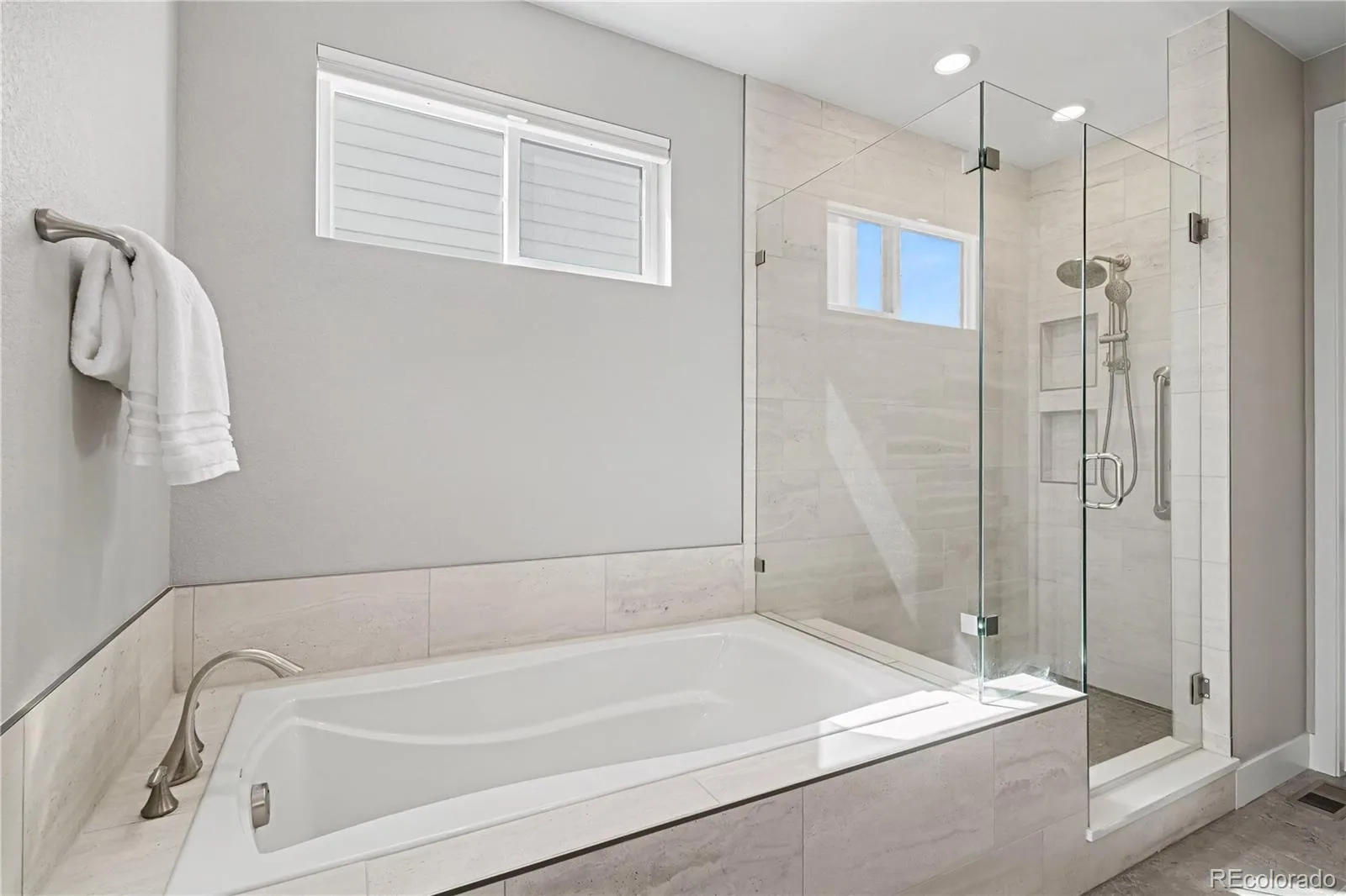 9204 Star Fall Circle Littleton CO 80125 | MLS #REC2506905 08312026234440 1600 9