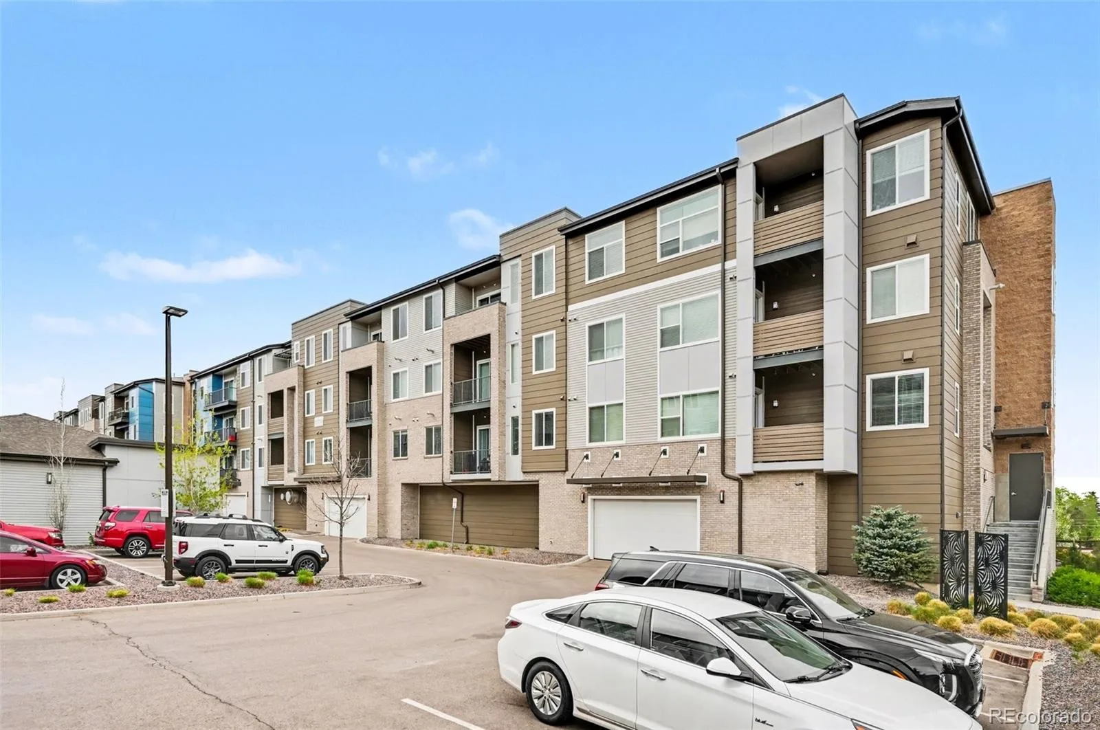 420 E Fremont Place #406 Centennial CO 80122 | MLS #REC2510261 08122026020733 1600 19