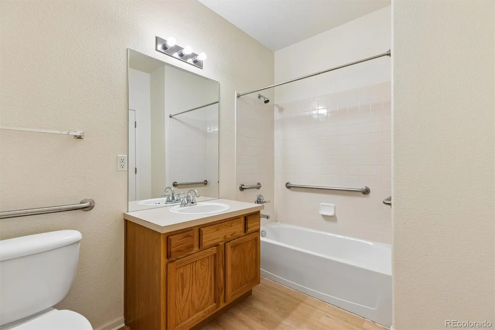 8200 E 8th Avenue #5103 Denver CO 80230 MLS #REC2511668 04162026221013 1600 16