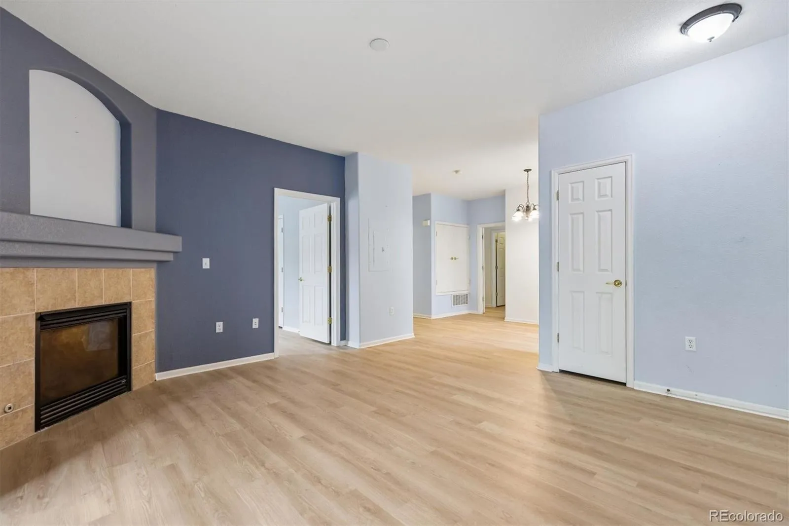 8200 E 8th Avenue #5103 Denver CO 80230 MLS #REC2511668 04162026221013 1600 6