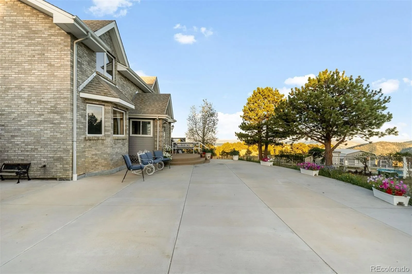 25281 Golden Gate Canyon Road Golden CO 80403 | MLS #REC2514453 08062026124535 1600 35