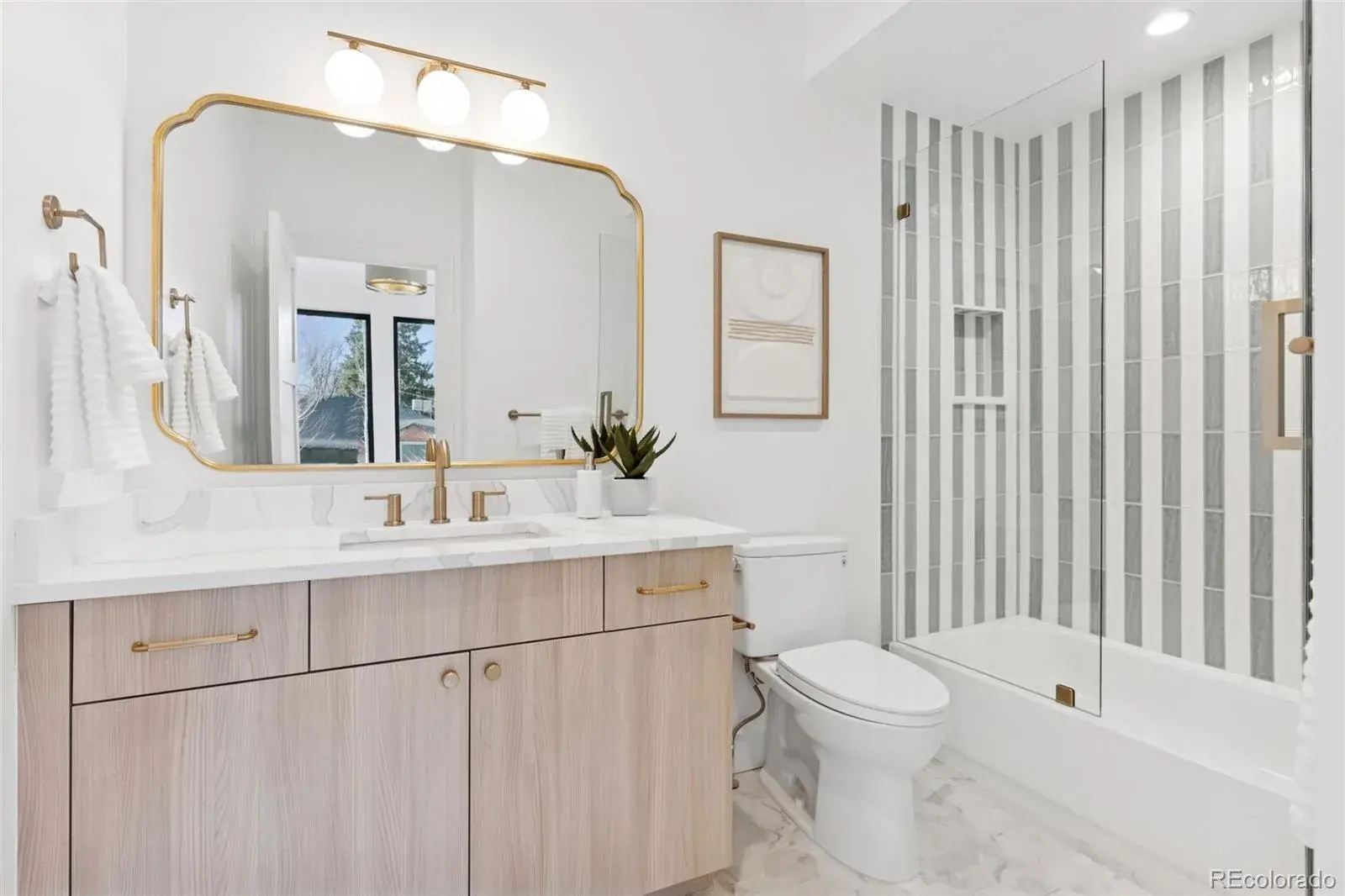 12282025003309 1600 33