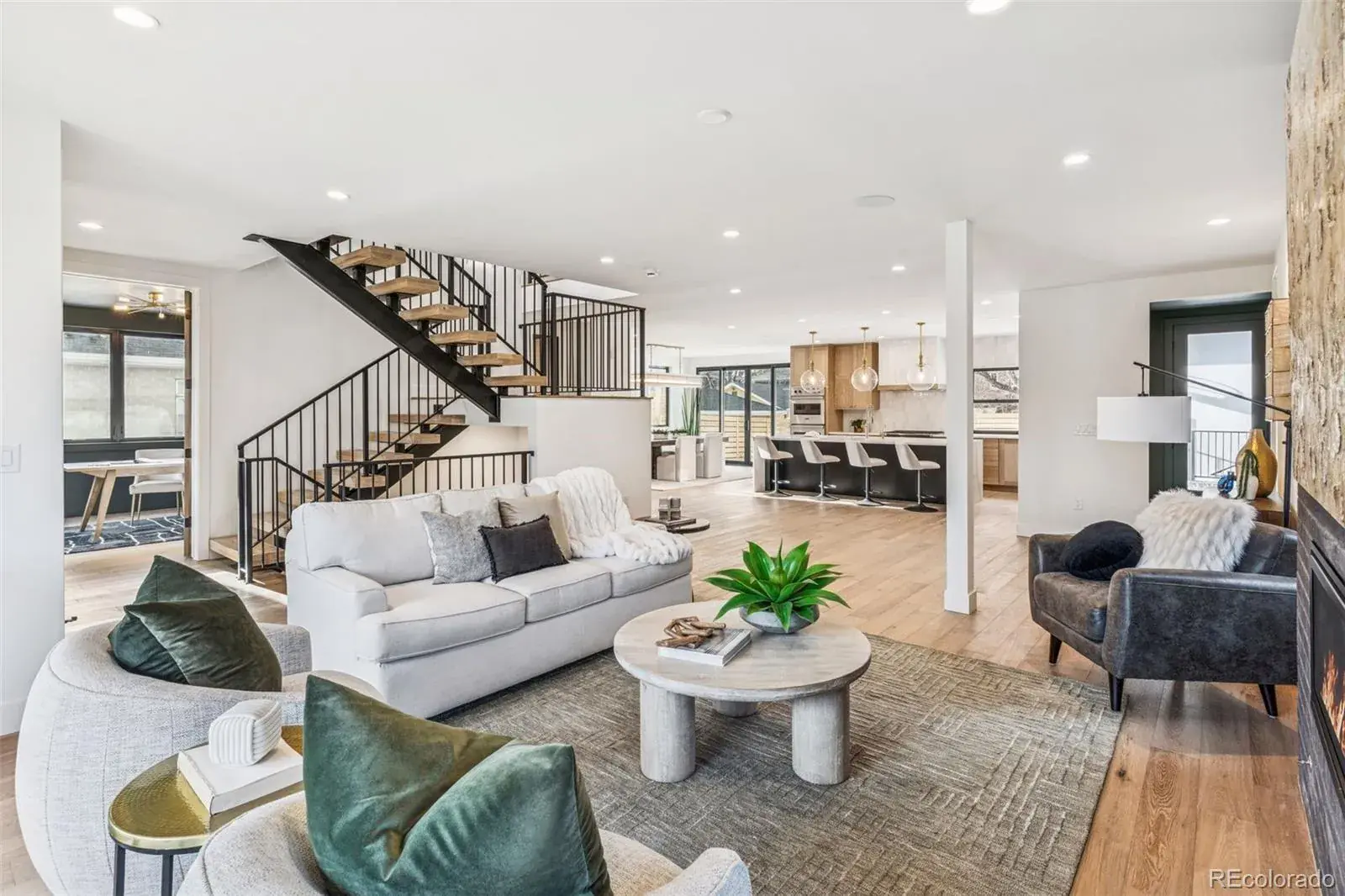 12282025003309 1600 4