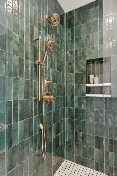 12282025003309 800 29