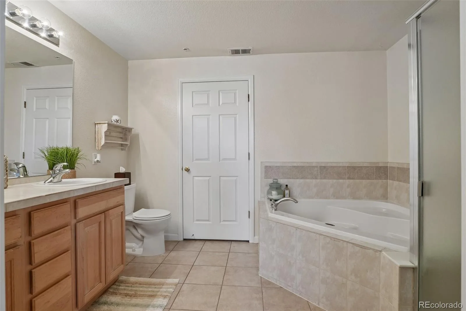 1767 N Pearl Street #201 Denver CO 80203 MLS #REC2514706 06122026231129 1600 23