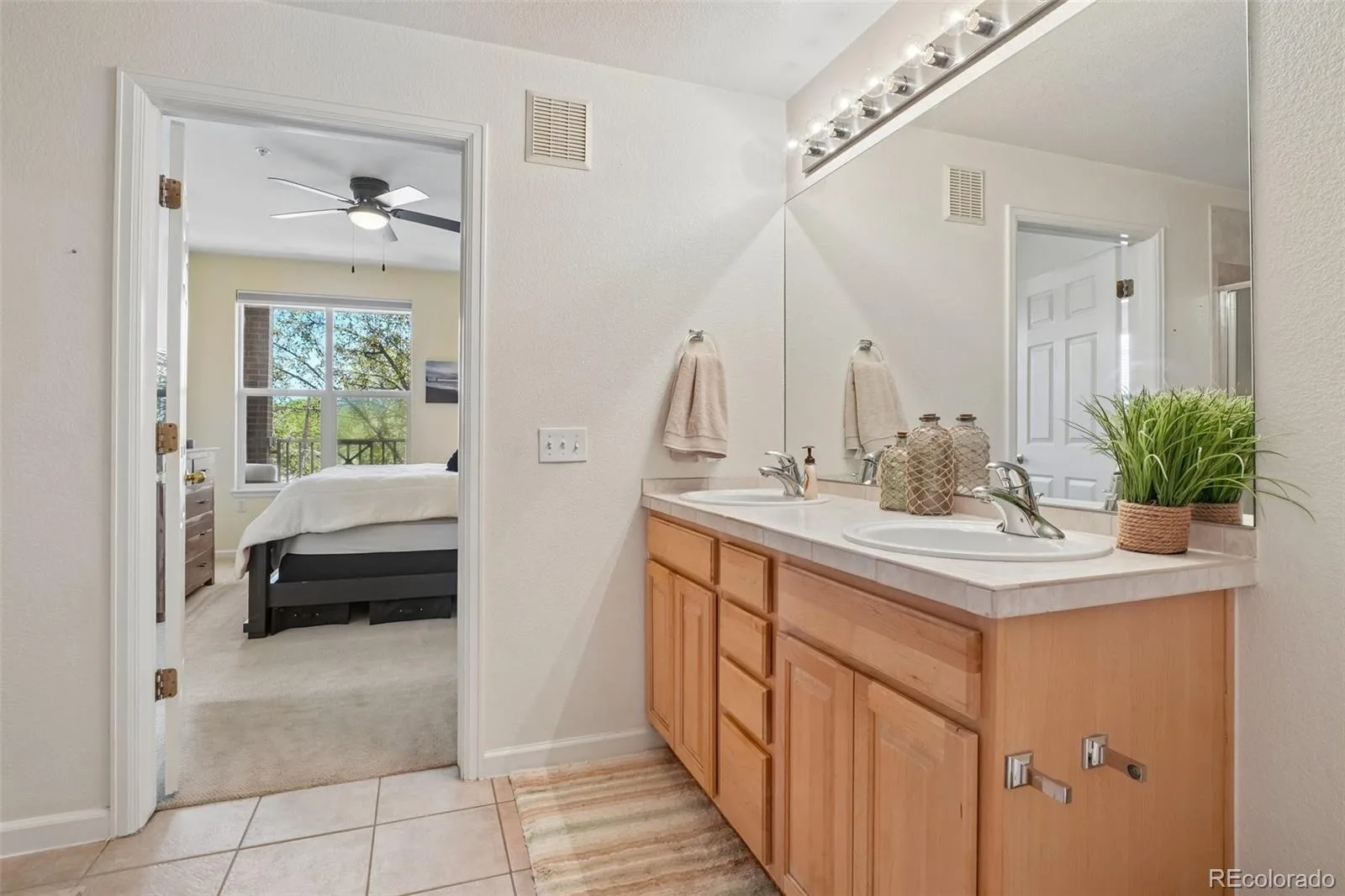 1767 N Pearl Street #201 Denver CO 80203 MLS #REC2514706 06122026231129 1600 24