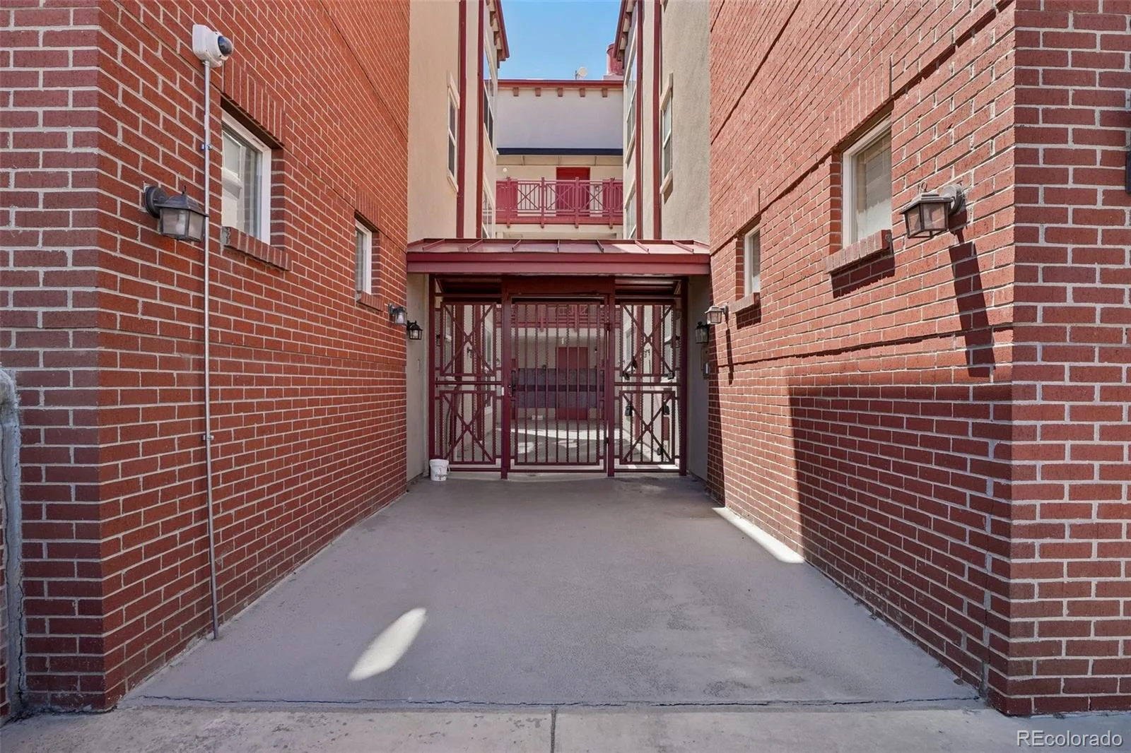 1767 N Pearl Street #201 Denver CO 80203 MLS #REC2514706 06122026231129 1600 36