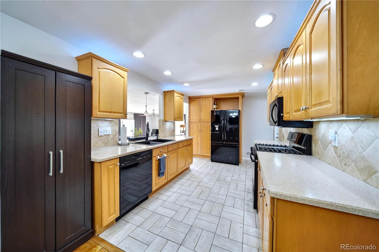 6616 S Lincoln Street Centennial CO 80121 MLS #REC2515476 04152026235316 1600 2