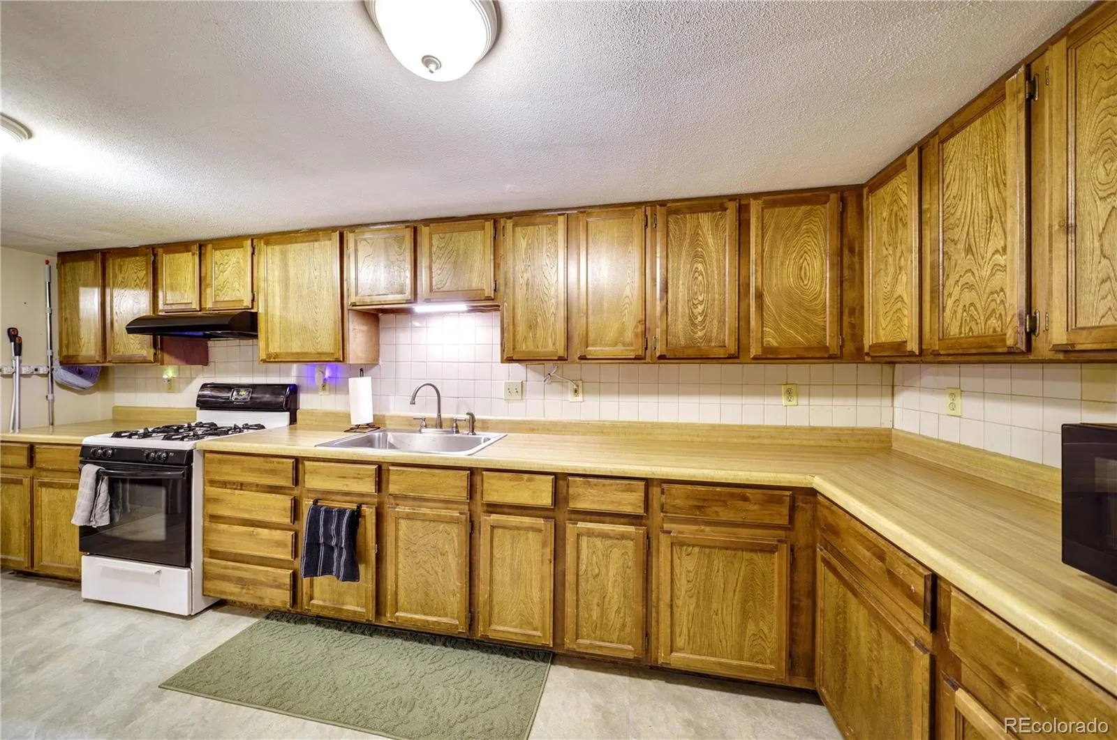 6616 S Lincoln Street Centennial CO 80121 MLS #REC2515476 04152026235316 1600 22