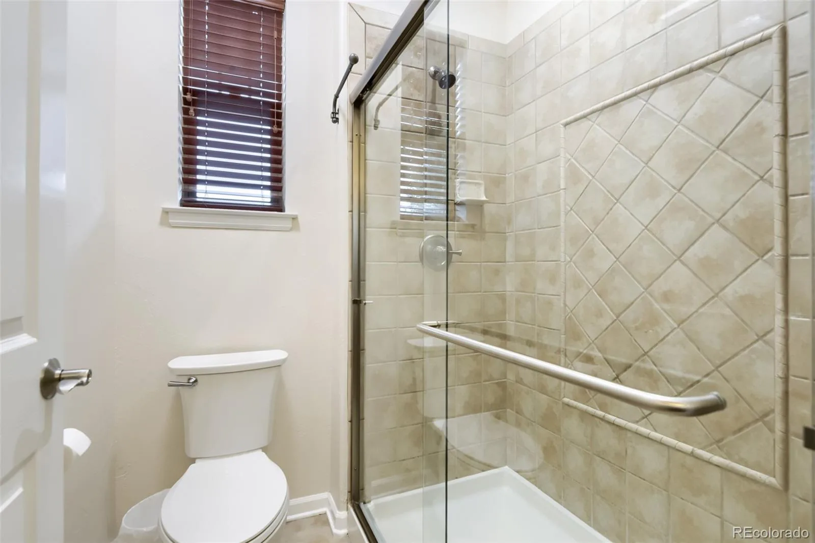 25061 E Indore Place Aurora CO 80016 MLS #REC2516102 06092026013602 1600 34