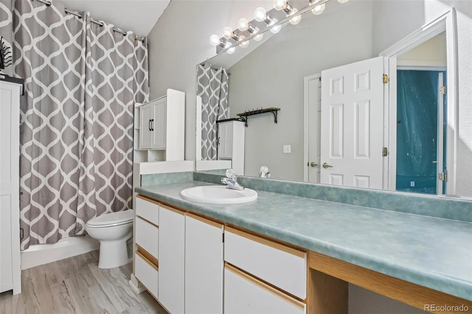 2842 W Centennial Drive #I Littleton CO 80123 | MLS #REC2516278 08142026005335 1600 10
