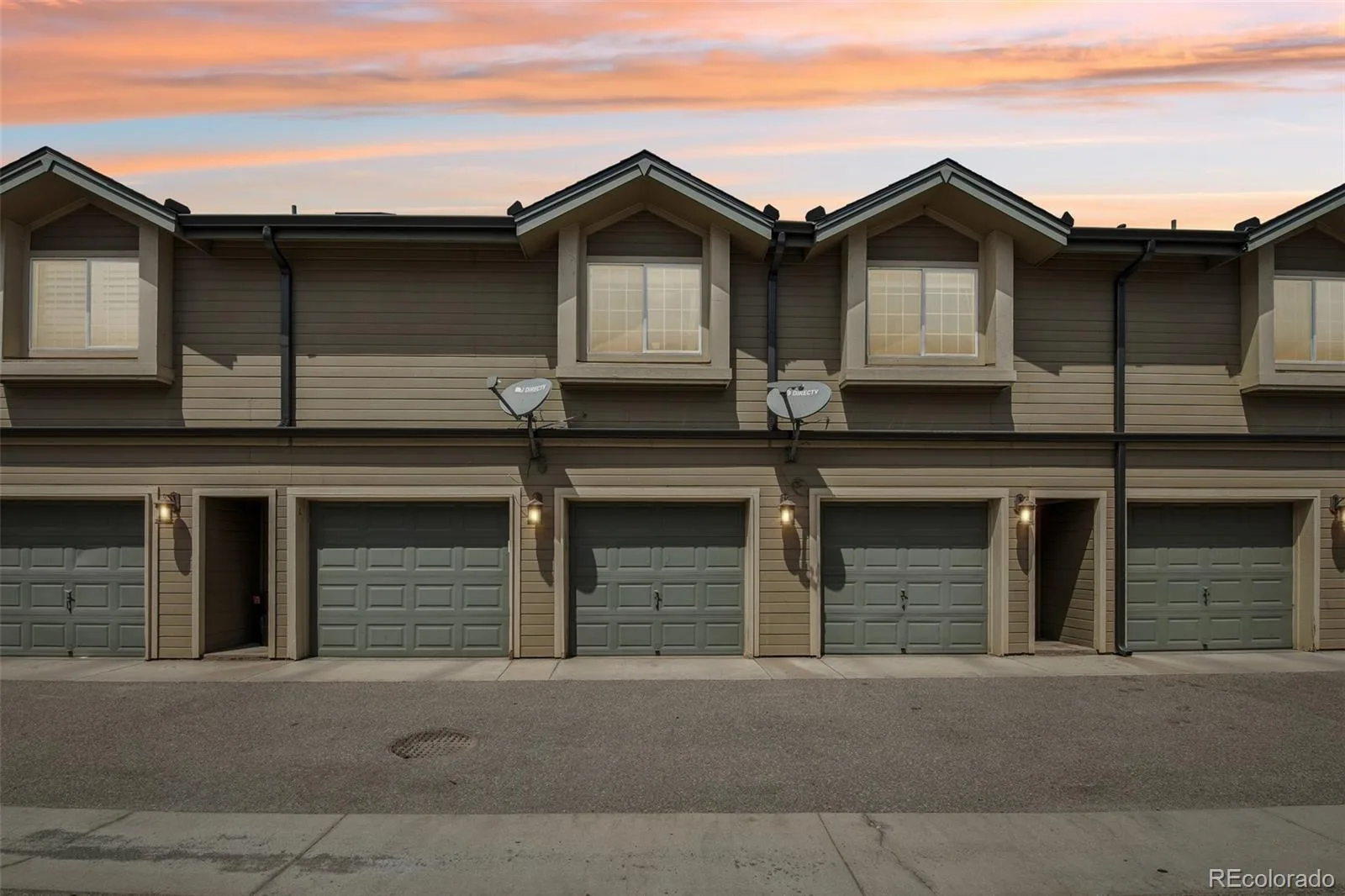 2842 W Centennial Drive #I Littleton CO 80123 | MLS #REC2516278 08142026005335 1600 36