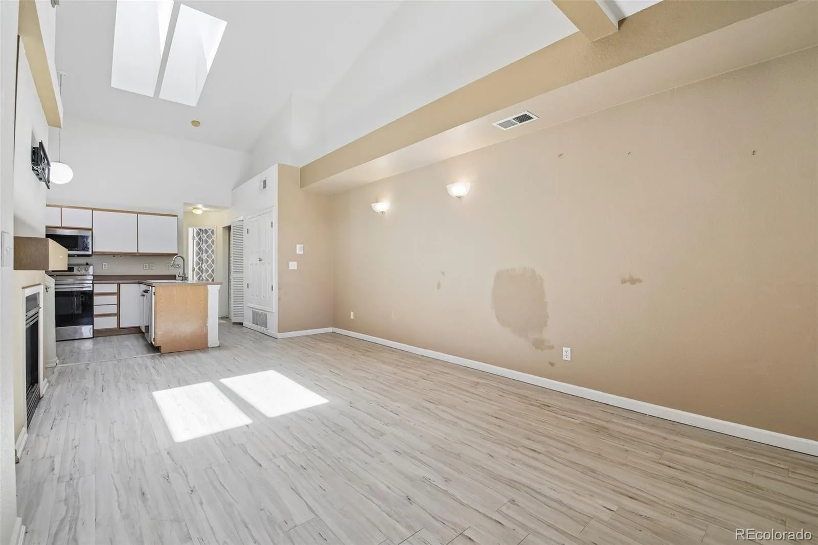 2842 W Centennial Drive #I Littleton CO 80123 | MLS #REC2516278 08142026005335 1600 6