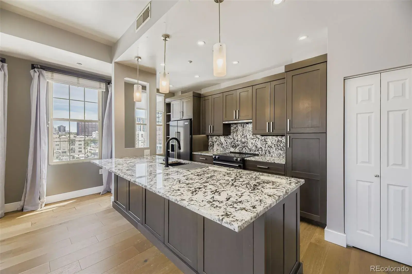 11152025011700 1600 24