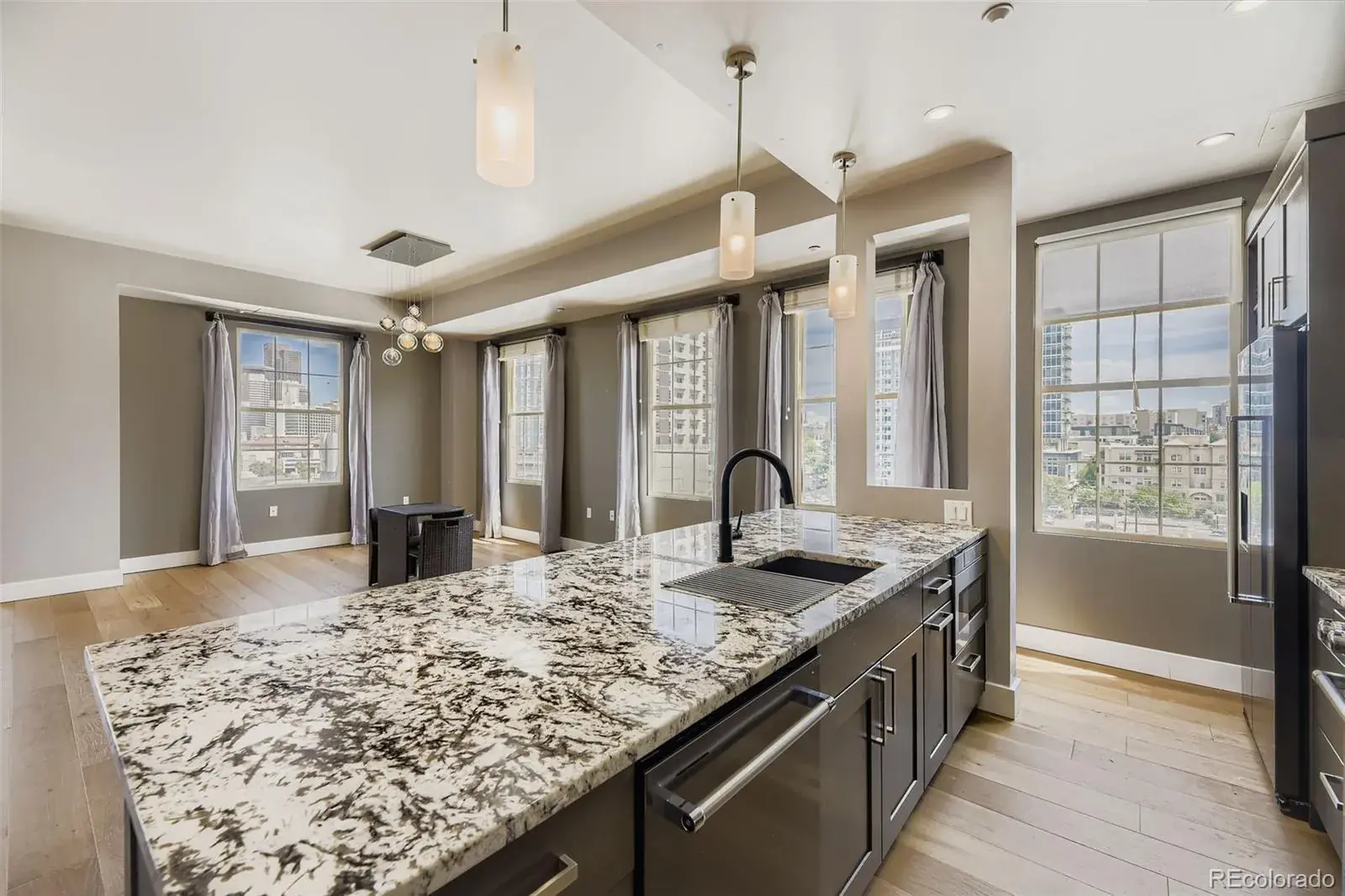 11152025011700 1600 25