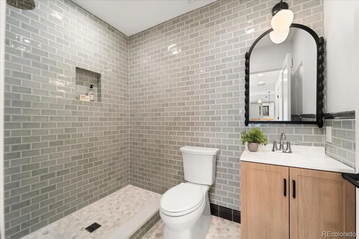 265 S Pennsylvania Street Denver CO 80209 | MLS #REC2521451 09242026112737 1200 19