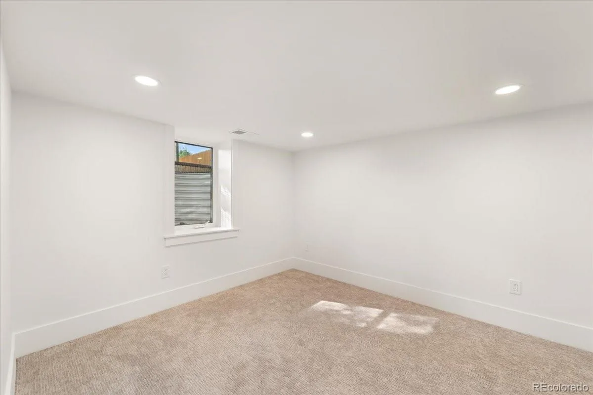 265 S Pennsylvania Street Denver CO 80209 | MLS #REC2521451 09242026112737 1200 31