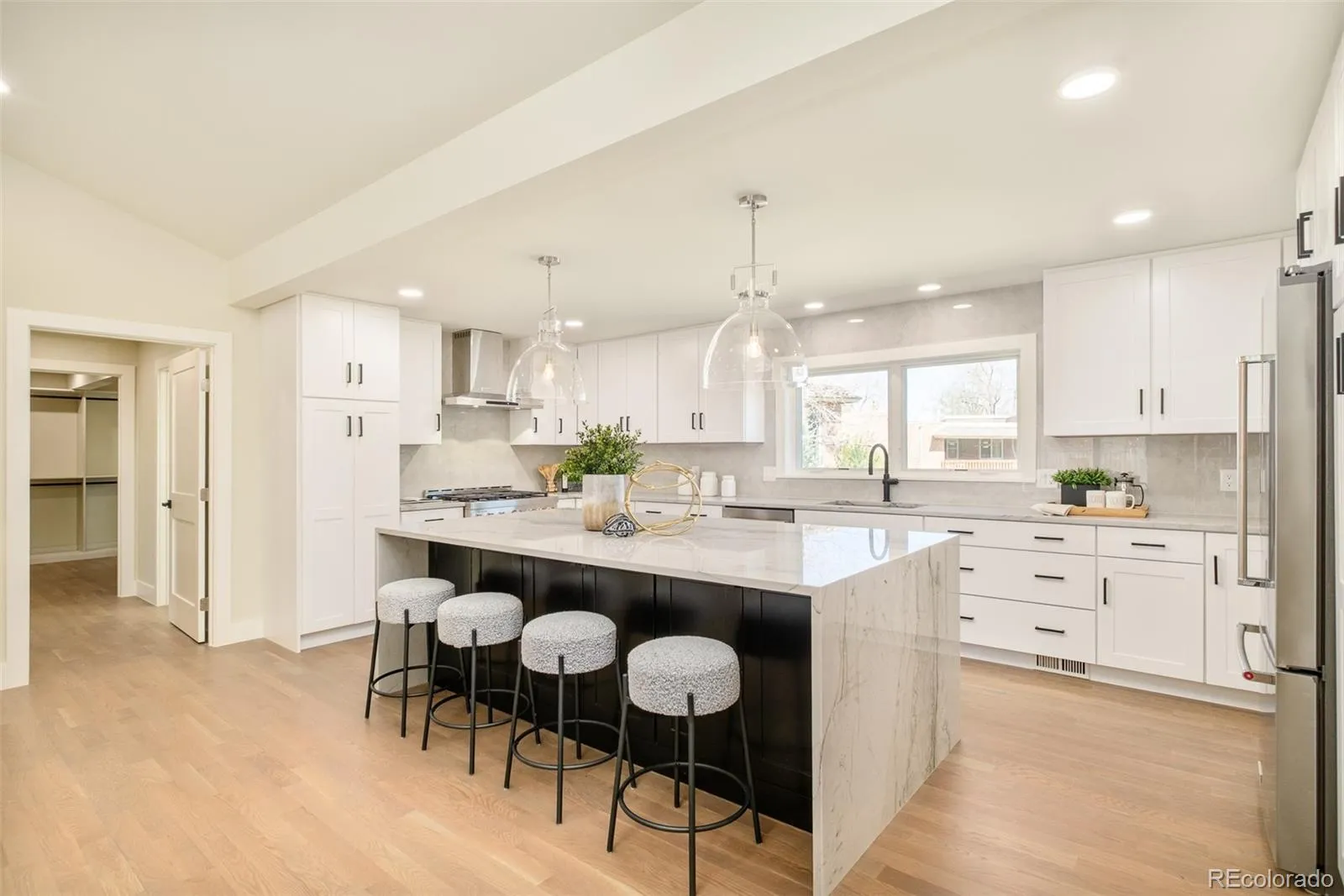 04032026220244 1600 22