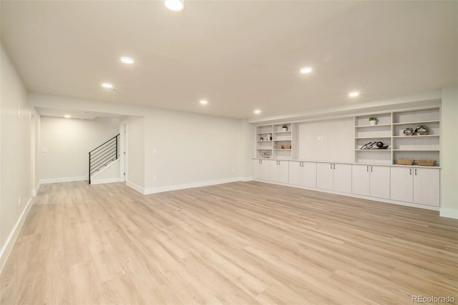 04032026220244 1600 30