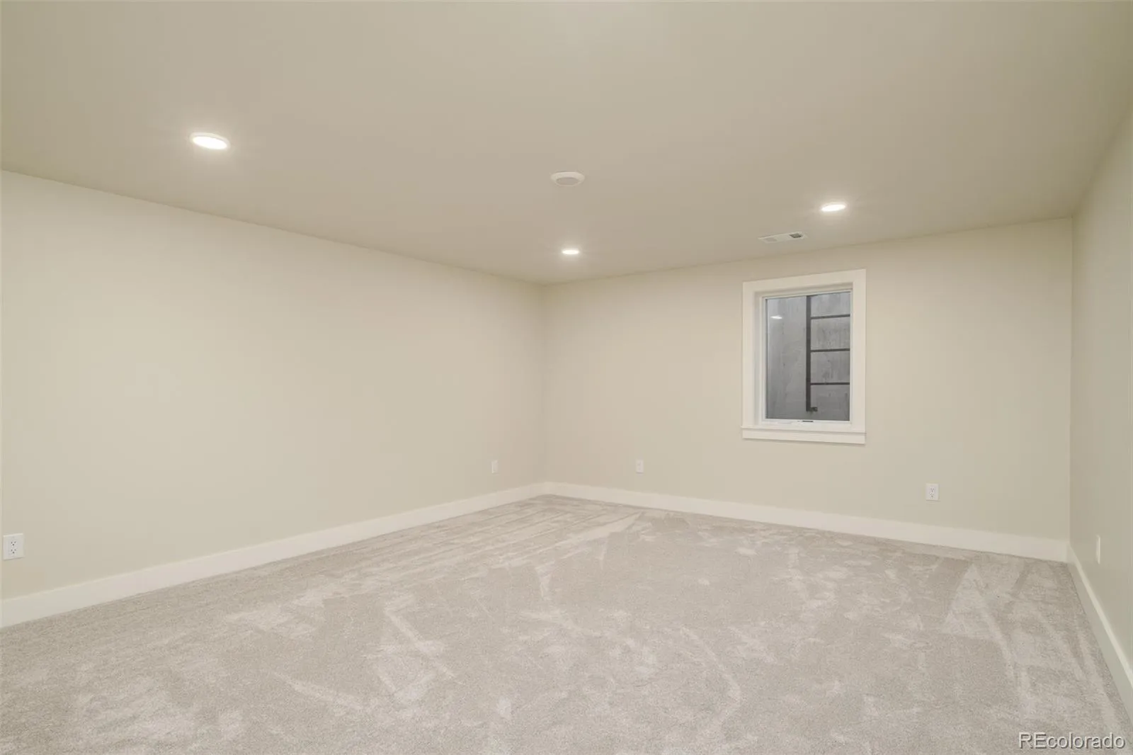 04032026220244 1600 32