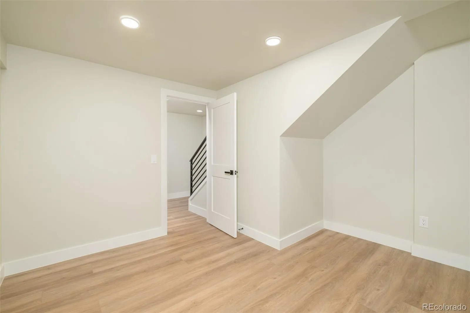 04032026220244 1600 34