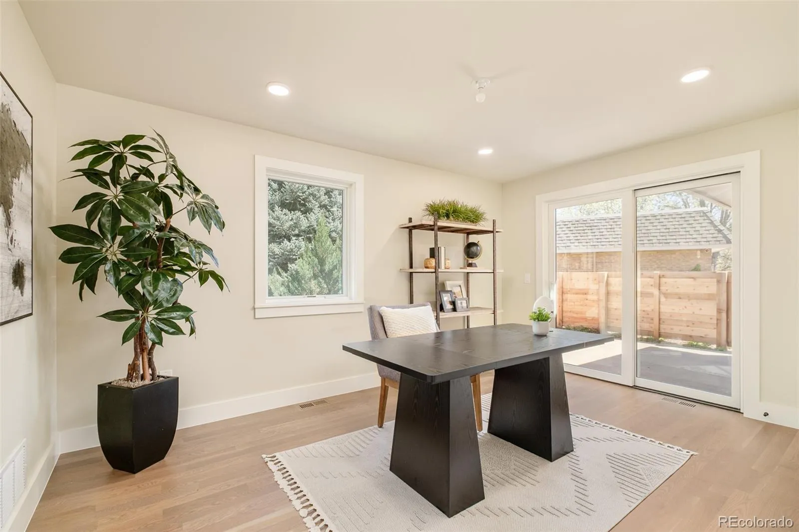 04032026220244 1600 8