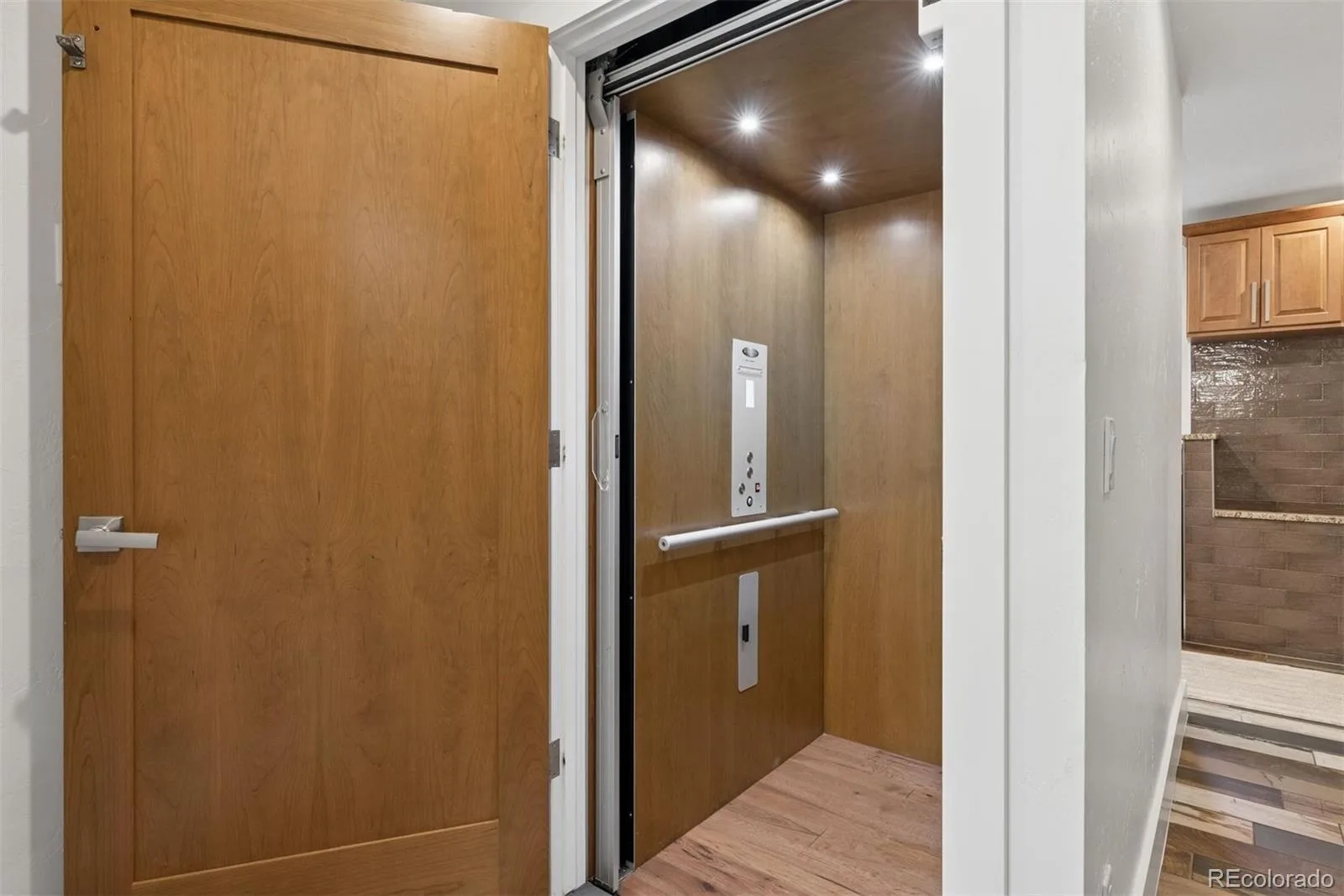 4301 E 6th Avenue Parkway Denver CO 80220 | MLS #REC2528783 08052026174400 1600 24