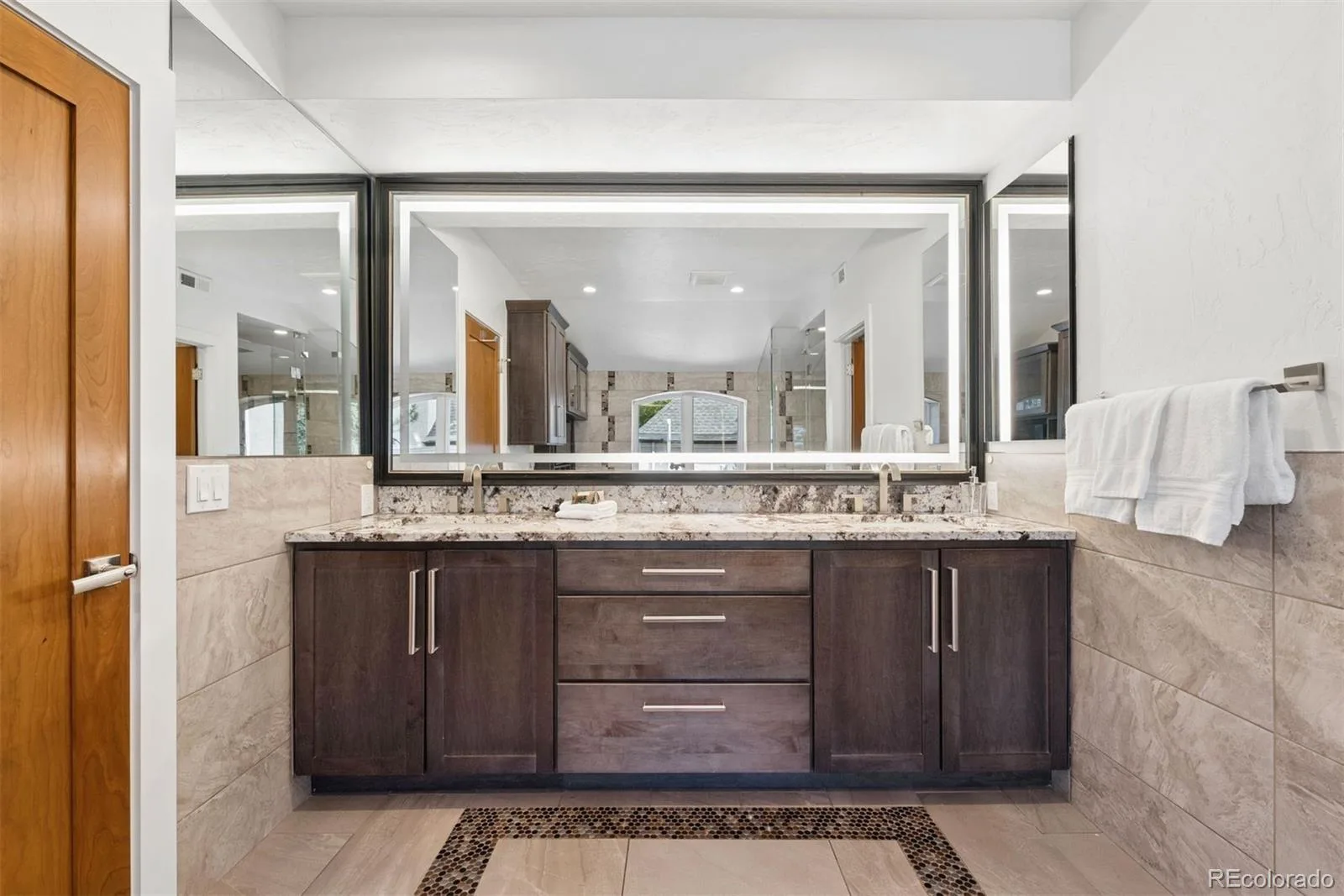 4301 E 6th Avenue Parkway Denver CO 80220 | MLS #REC2528783 08052026174400 1600 27